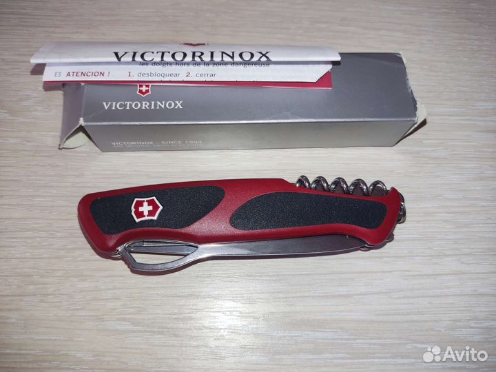 Нож Victorinox RangerGrip 79