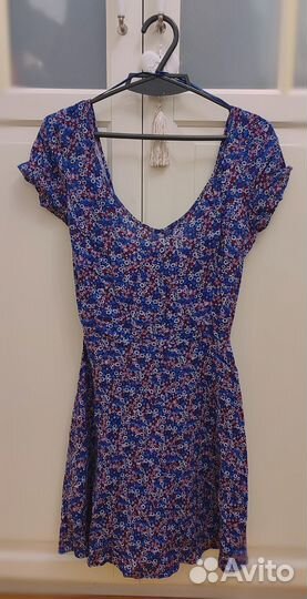 Летнее платье Stradivarius с цветочным принтом S