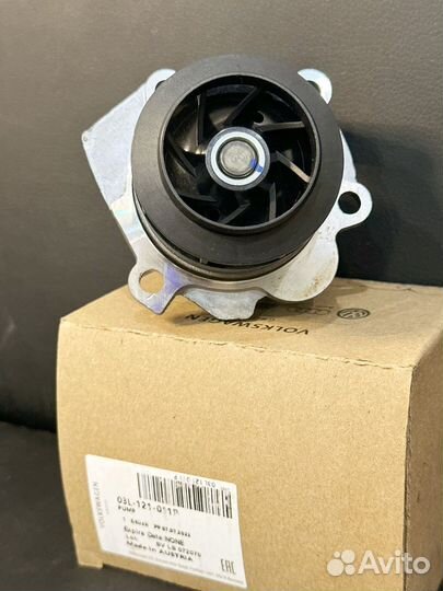 Насос водяного охлаждения volkswagen 03L121011P