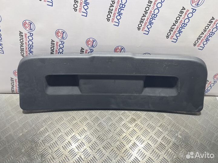 Обшивка крышки багажника Volkswagen Polo (Mk5) V