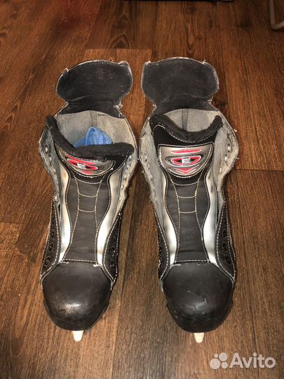 Коньки хоккейные