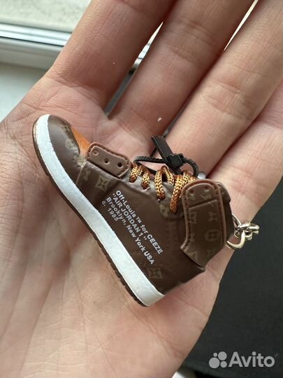 Брелок на сумку/ключи кроссовок, 1шт