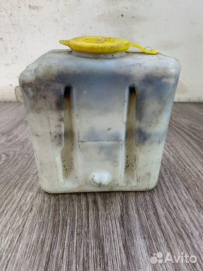 Бачок омывателя Opel Corsa C 2000-2009