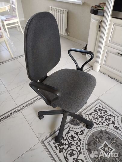 Компьютерное кресло