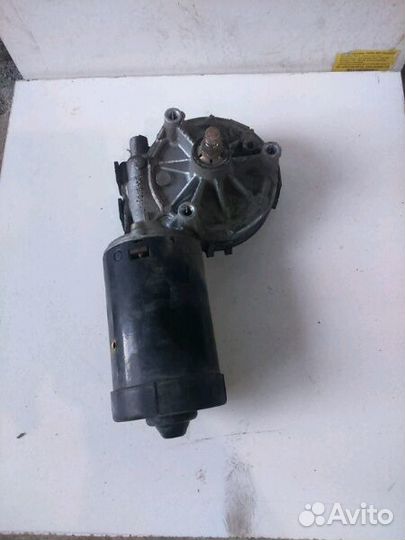 Моторчик стеклоочистителя передний