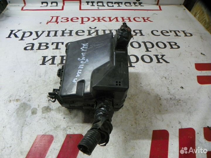 Блок предохранителей Mitsubishi Outlander