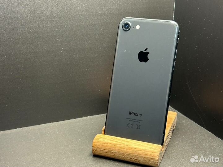 iPhone 8, 64 ГБ