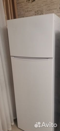 Холодильник бу Vestel