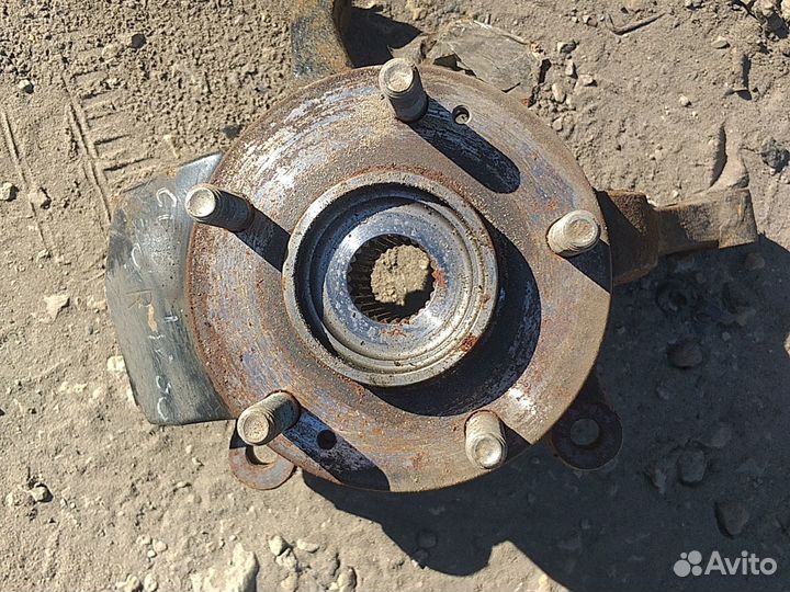 Кулак поворотный передний правый Kia Ceed JD 1.6