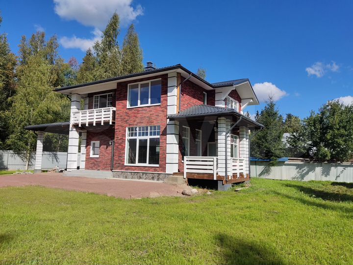 Дом 166,5 м² на участке 12 сот.