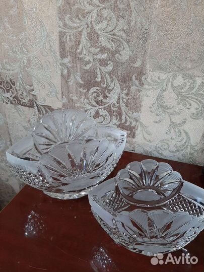 Хрустальные вазы, стаканы, кружечки