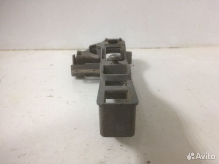 Кронштейн передний левый Citroen C4 2004