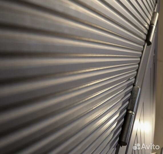 Дверь входная с биометрическим замком