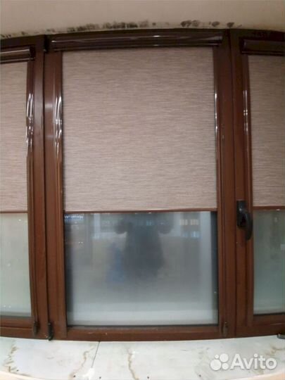 Рулонная штора на окно