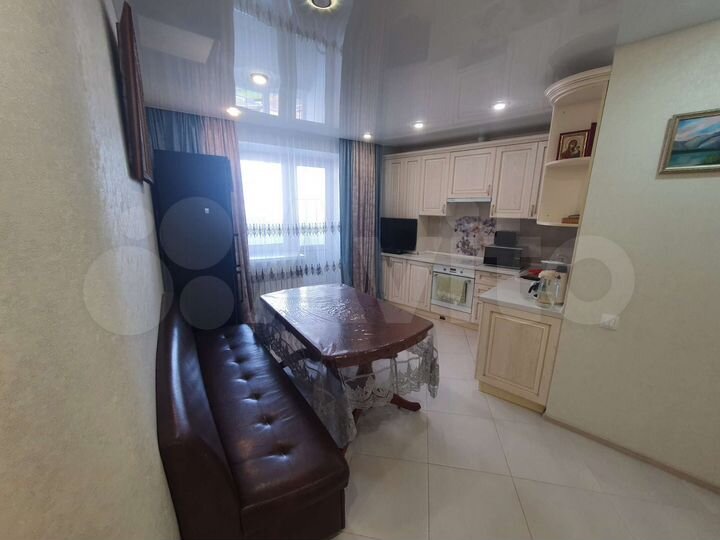 Доля в 3-к. квартире, 82,6 м², 11/16 эт.