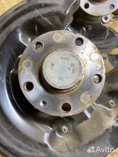 Задний кулак в сборе vw tiguan 1