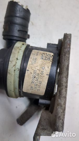 Насос водяной Opel Antara, 2012