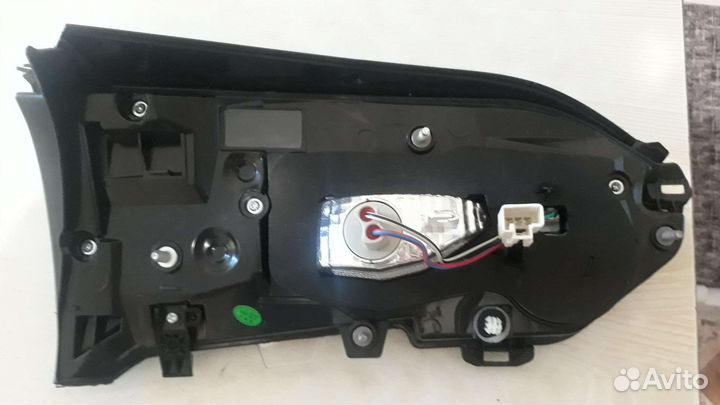 Фонарь задний правый toyota rav4 xa 50