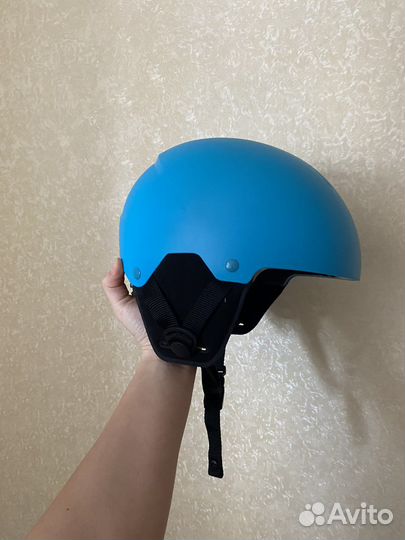 Горнолыжный шлем