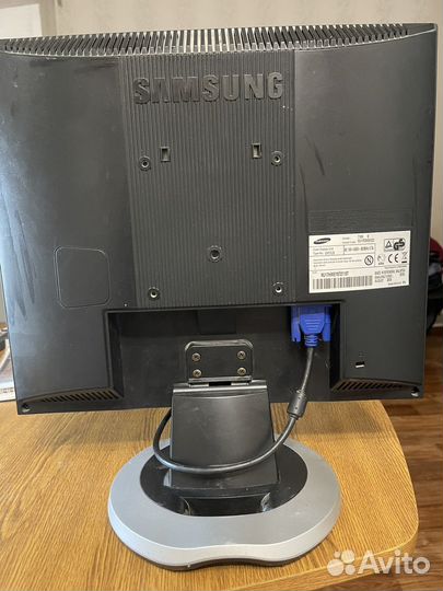 Монитор Samsung syncmaster 713n