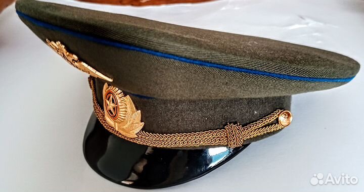 Военная парадная фуражка