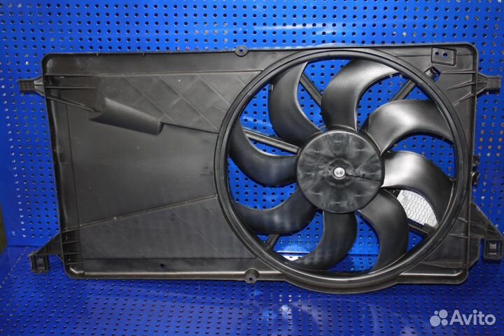 Вентилятор охлаждения Фокус-2 1.8-2.0 Вольво S 40