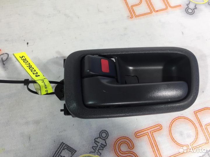 Внутренняя ручка задней левой двери Toyota Caldin