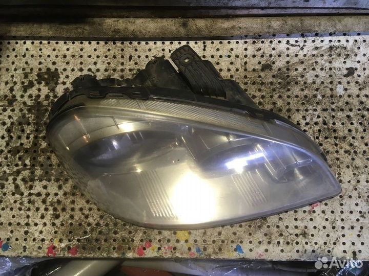 Фара передняя правая Renault Logan 1 фаза2