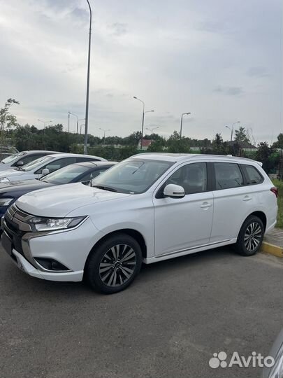 Mitsubishi Outlander 2.0 CVT, 2022, 280 км