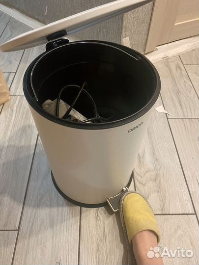 Мусорное ведро с педалью 20 литров