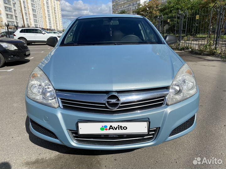 Opel Astra, 2010