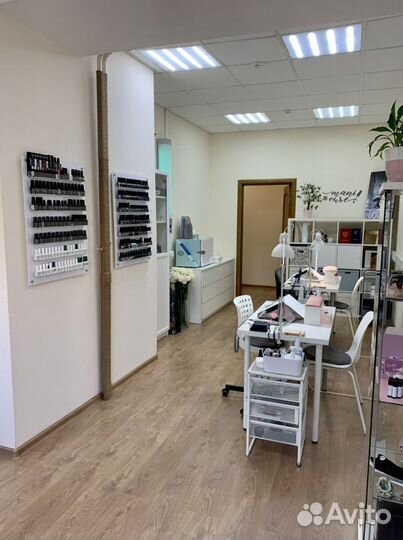 Аренда рабочего места мастера маникюра и педикюра