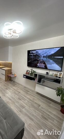 Полка под телевизор подвесная