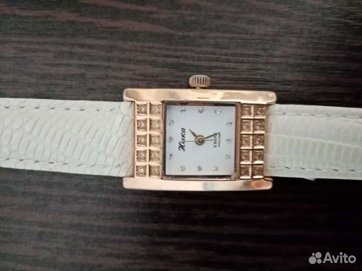 Часы золотые
