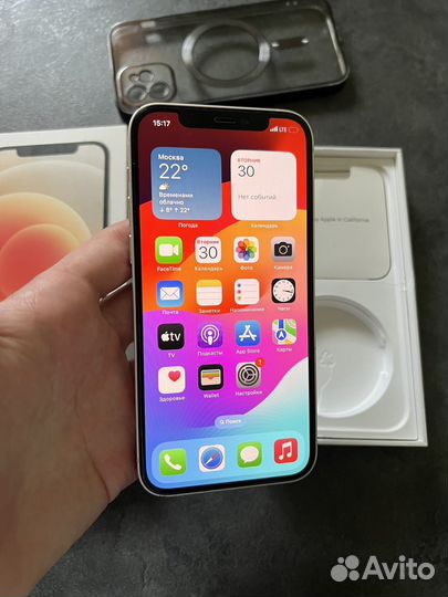 iPhone 12, 64 ГБ