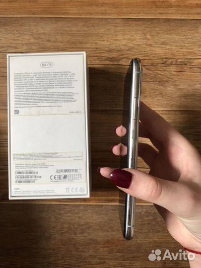 iPhone X, 64 ГБ