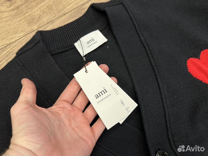 Кардиган Ami Paris 2025