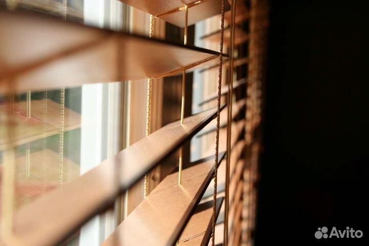 Жалюзи горизонтальные деревянные