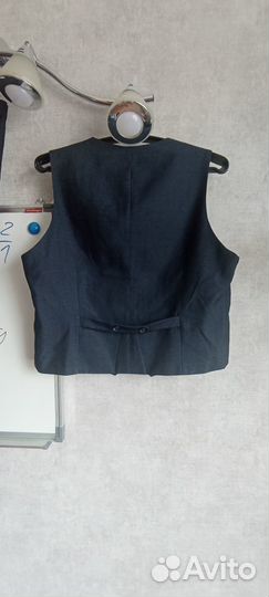 Костюм жилетка+брюки+рубашки р.48, рост до 170 см