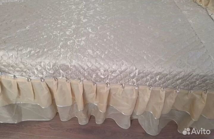 Покрывало на двухспальную кровать+штора