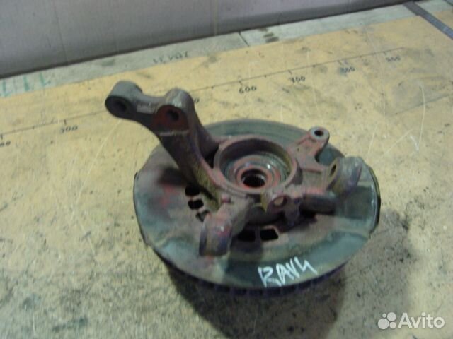 Передние поворотные кулаки Toyota rav4 05г