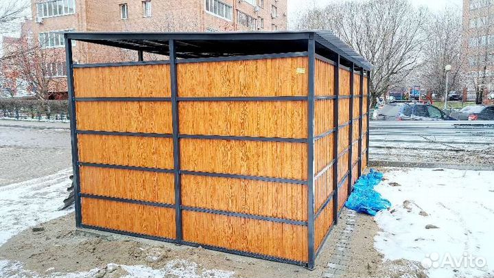 Мусорная площадка с дверками и крышей