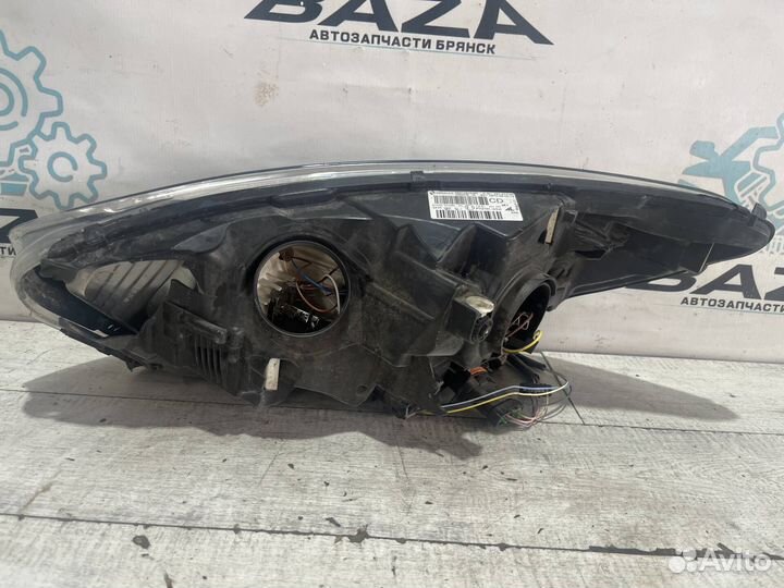 Фара правая на запчасти Renault Kaptur