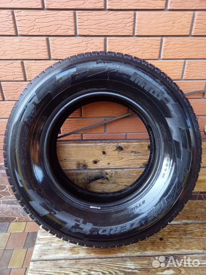 Pirelli Ice Zero FR 265/65 R17