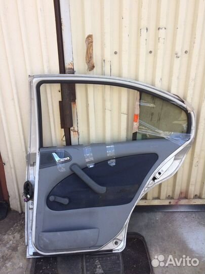 Дверь задняя правая Skoda Octavia Tour седан