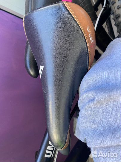 Седло для велосипеда кожаное