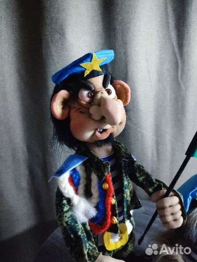 Интерьерная игрушка ручной работы мини-бар