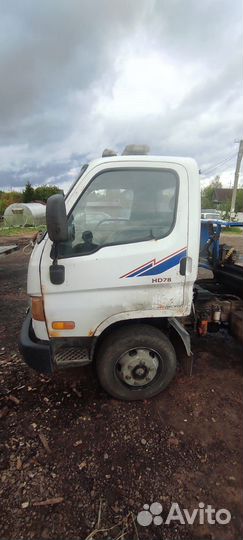 Hyundai hd 78. кабина