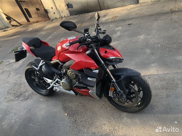 Ducati StreetFighter V4