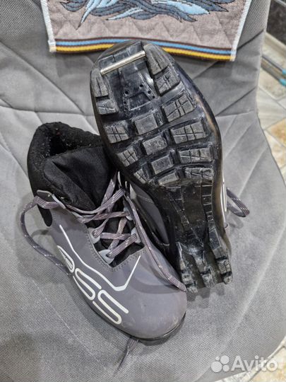 Лыжные ботинки 37 размер NNN